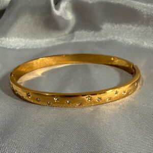 Elegant Gold Bangle Bracelet